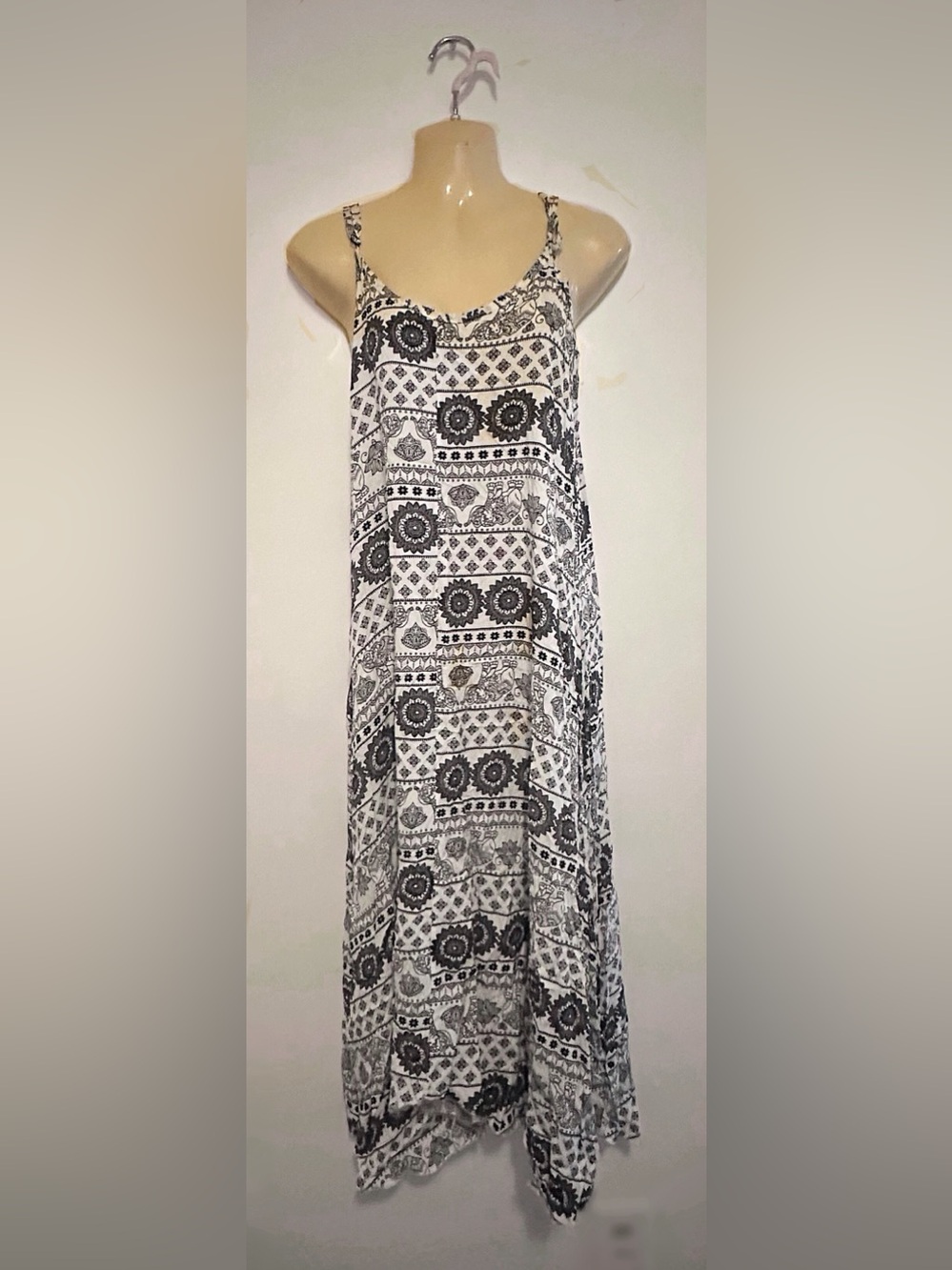 Women’s Black and White Patterned Dress